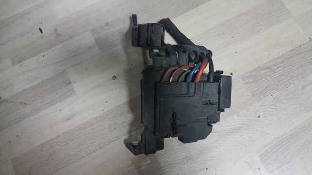 Volkswagen Polo 2011-2013 Çıkma Yedek Sigorta Tablası